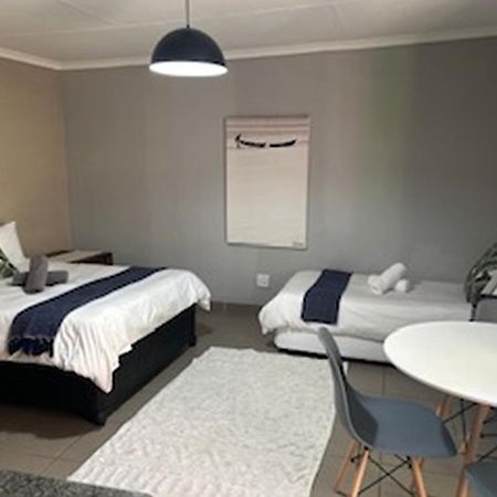 Guesthouse @ 31 Murray Pretoria-Noord Zewnętrze zdjęcie